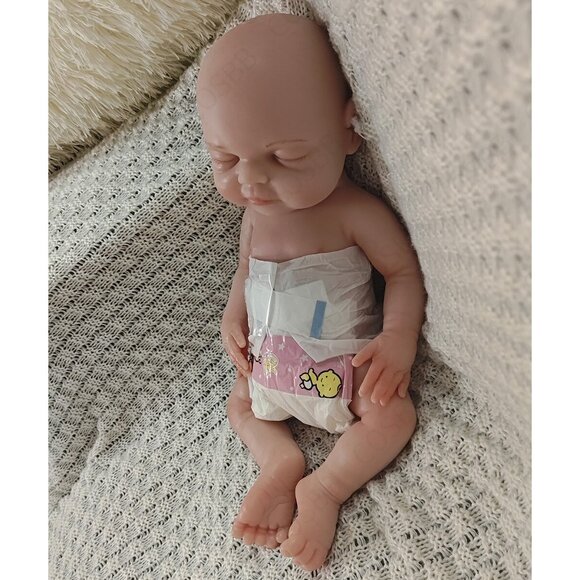 40cm Sleeping Baby 2kg Full Platinum Silicone Eyes Closed Reborn Baby Doll GIRL - Picture 4 of 16